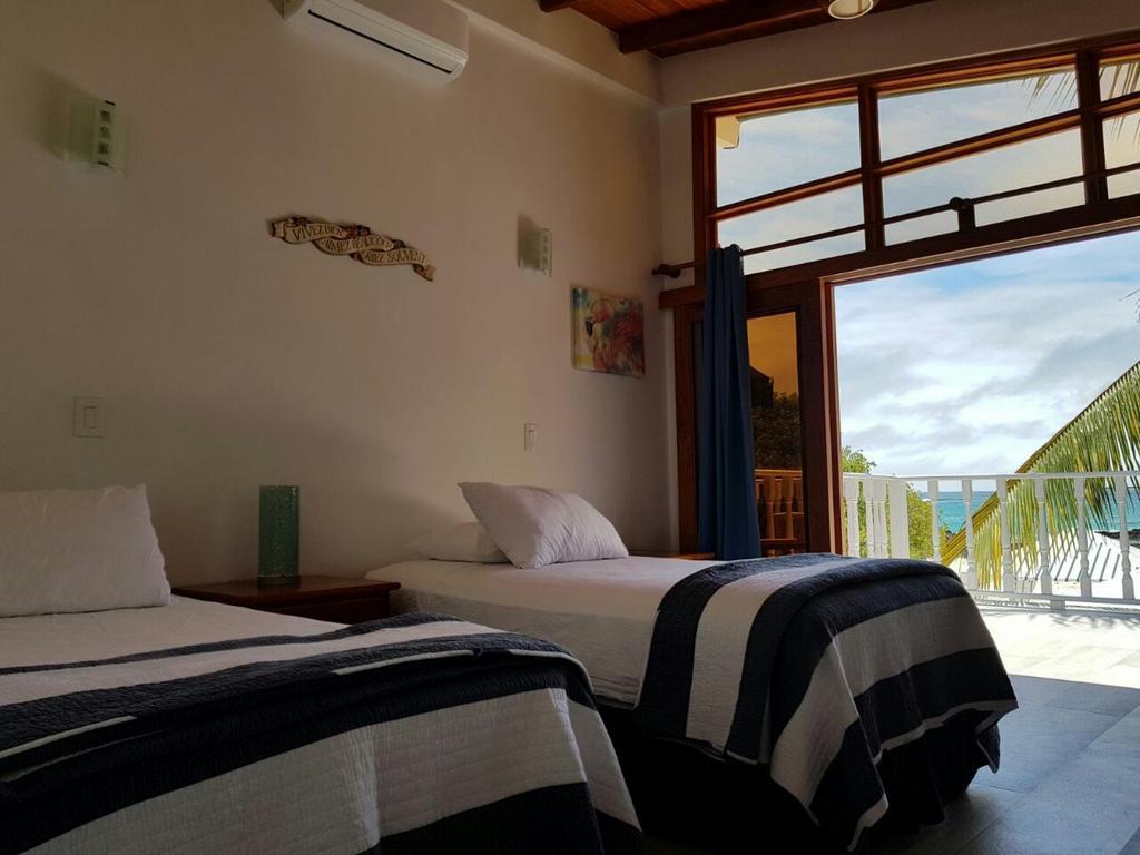 The Isabela Beach House Puerto Villamil Exterior foto
